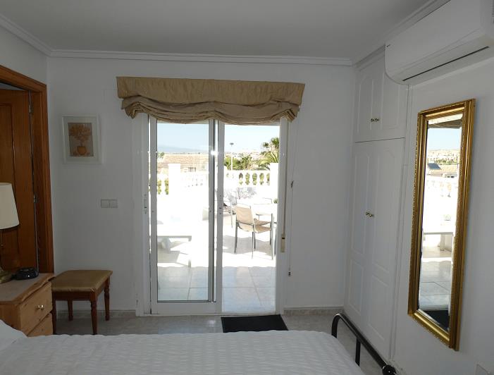 Image No.22-4 Bed Villa / Detached for sale