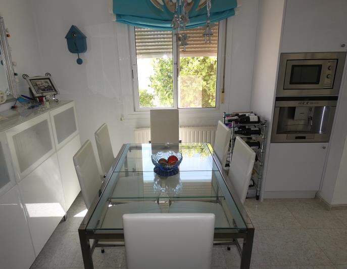Image No.29-4 Bed Villa / Detached for sale