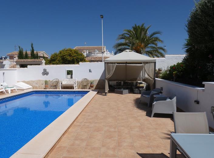 Image No.52-4 Bed Villa / Detached for sale