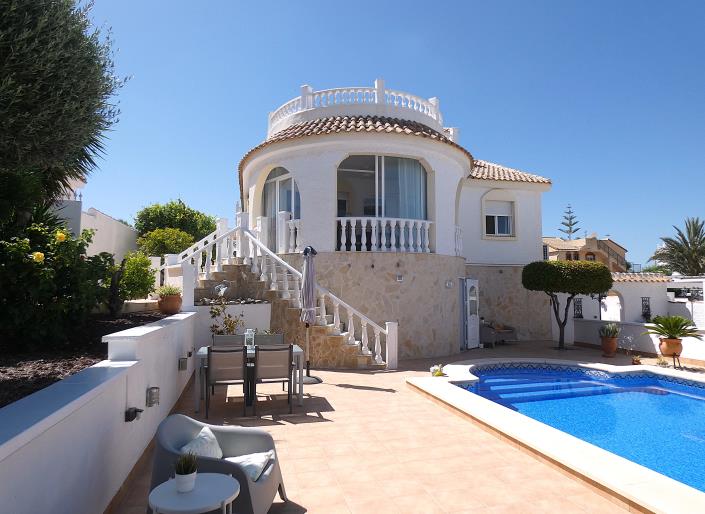 Image No.53-4 Bed Villa / Detached for sale