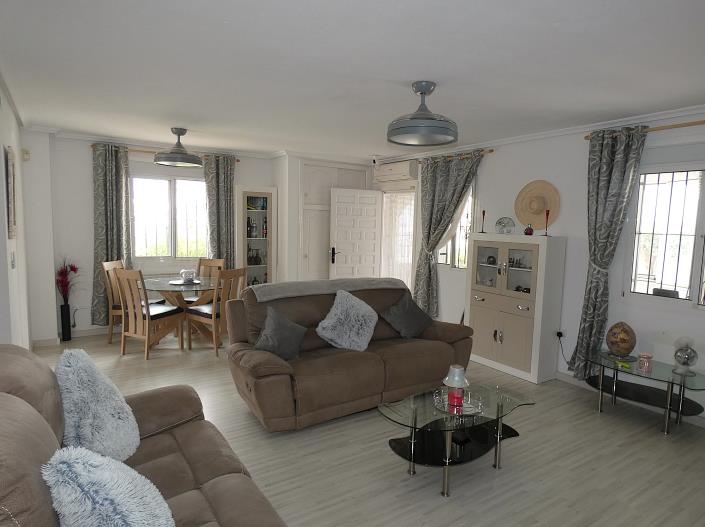 Image No.9-3 Bed Villa / Detached for sale
