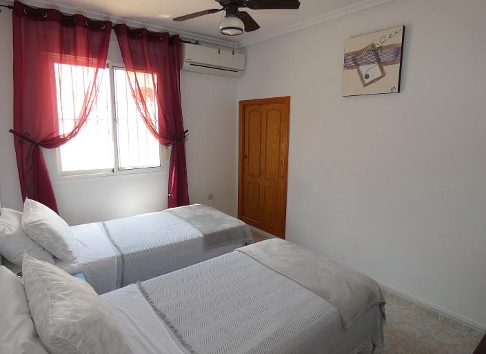 Image No.18-3 Bed Villa / Detached for sale