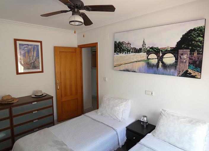 Image No.19-3 Bed Villa / Detached for sale