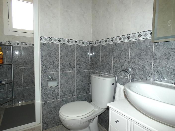 Image No.21-3 Bed Villa / Detached for sale