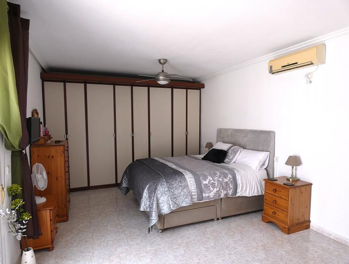 Image No.25-3 Bed Villa / Detached for sale