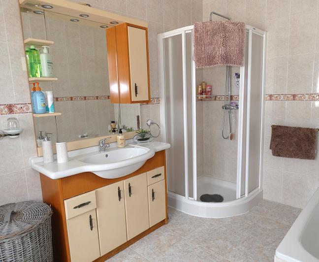 Image No.28-3 Bed Villa / Detached for sale