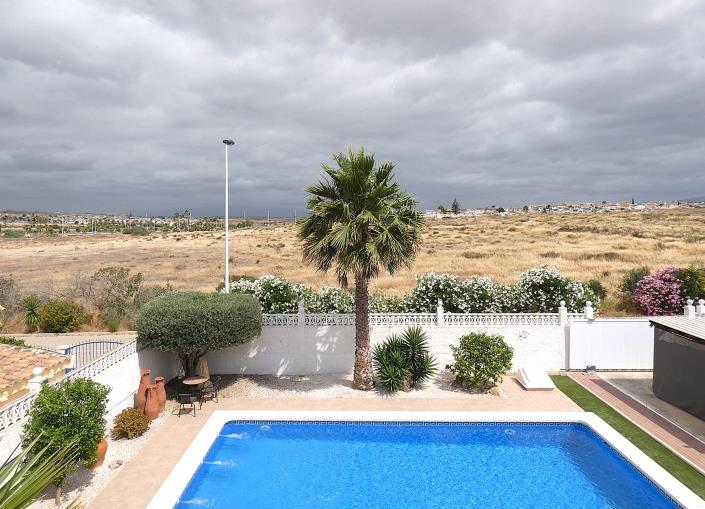 Image No.32-3 Bed Villa / Detached for sale