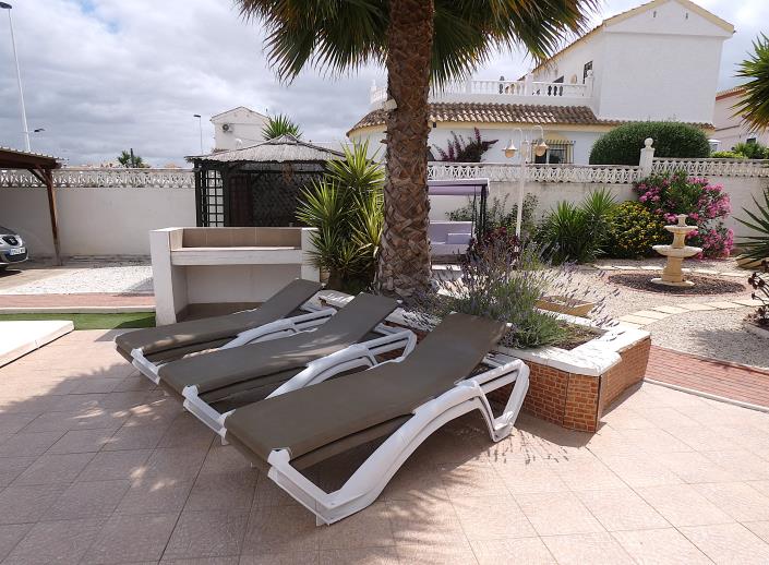 Image No.52-3 Bed Villa / Detached for sale