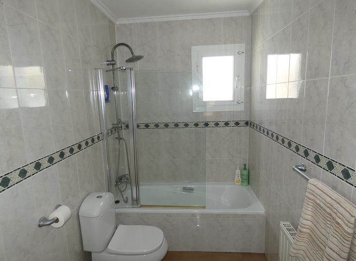 Image No.16-3 Bed Villa / Detached for sale