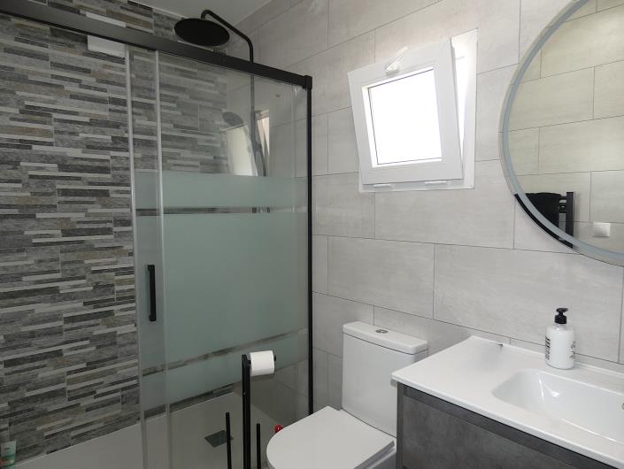 Image No.35-3 Bed Villa / Detached for sale