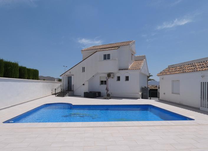 Image No.41-3 Bed Villa / Detached for sale