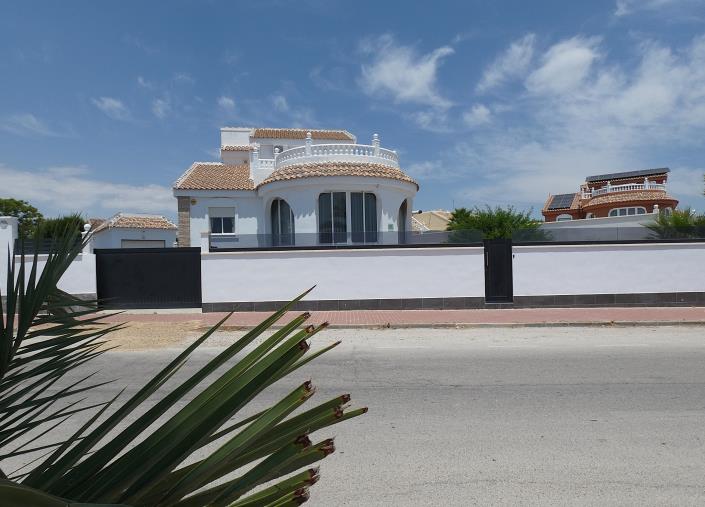 Image No.60-3 Bed Villa / Detached for sale