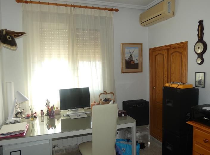 Image No.19-3 Bed Villa / Detached for sale