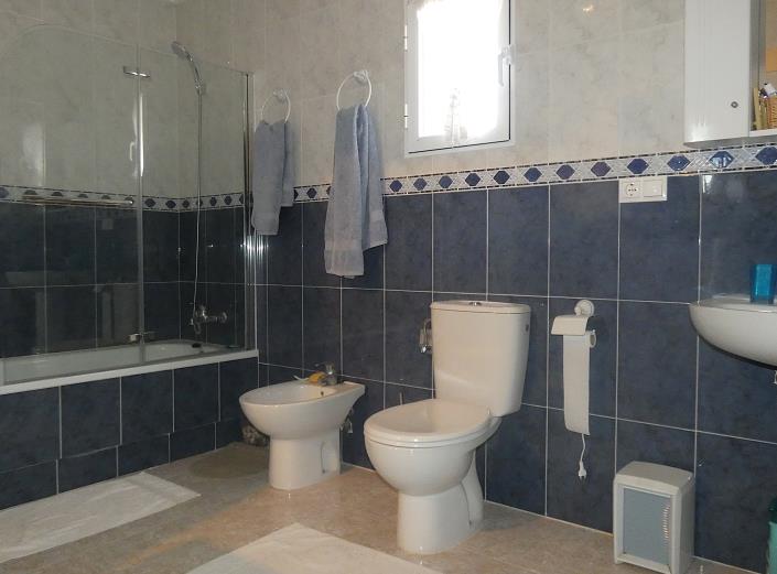 Image No.25-3 Bed Villa / Detached for sale