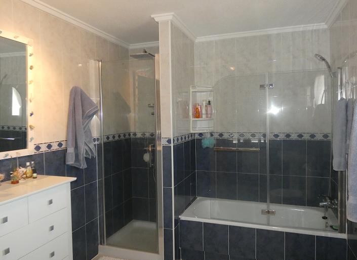 Image No.26-3 Bed Villa / Detached for sale
