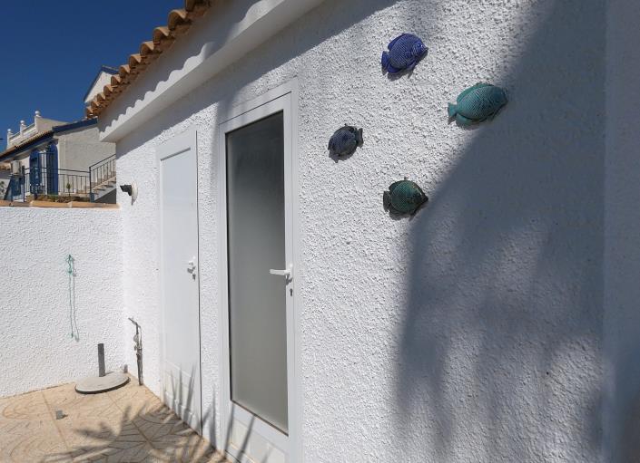 Image No.55-3 Bed Villa / Detached for sale