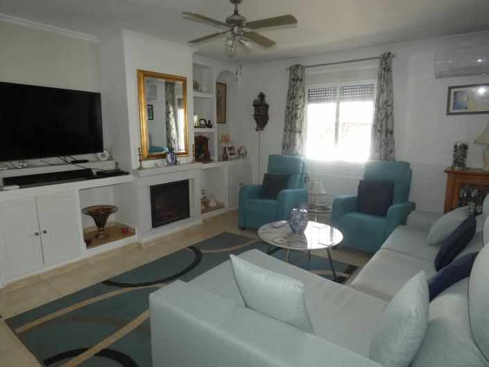 Image No.14-3 Bed Villa / Detached for sale