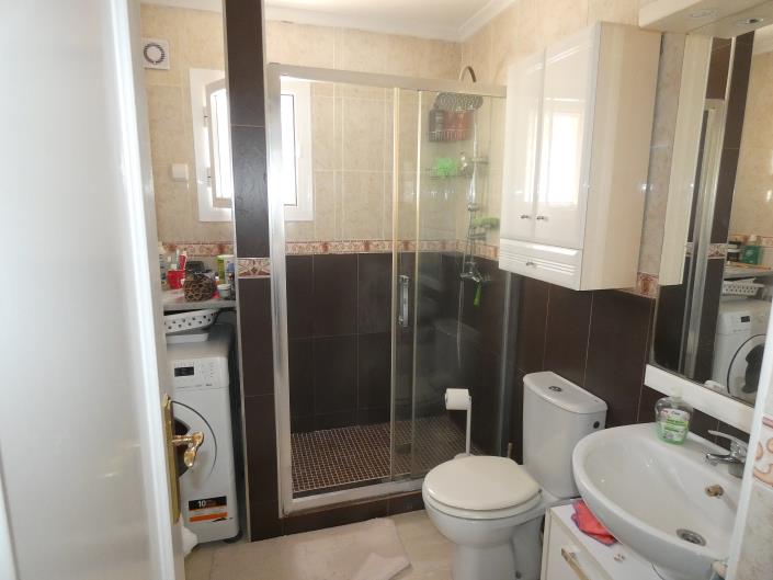 Image No.24-3 Bed Villa / Detached for sale