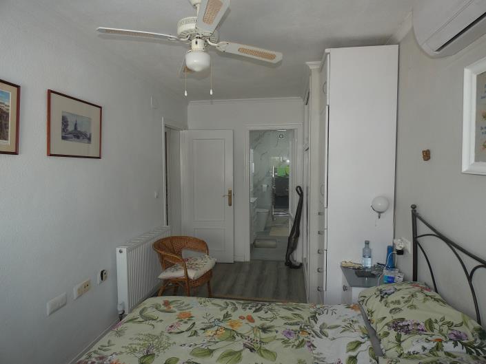 Image No.27-3 Bed Villa / Detached for sale