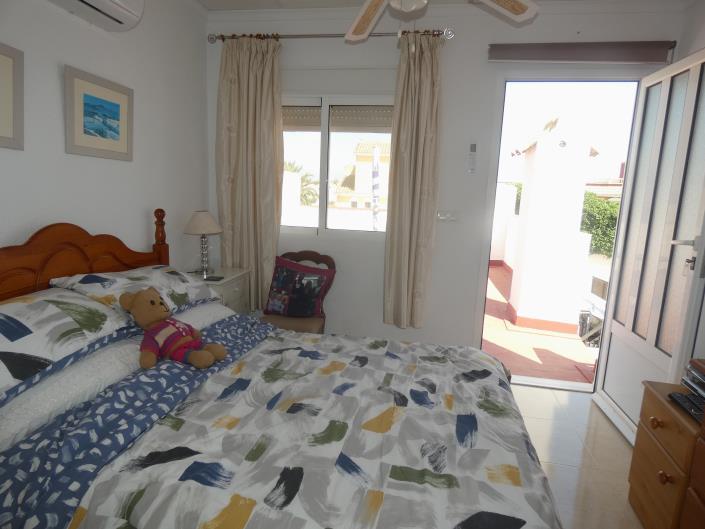 Image No.35-3 Bed Villa / Detached for sale