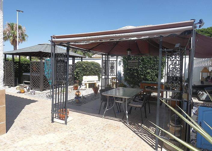 Image No.57-3 Bed Villa / Detached for sale