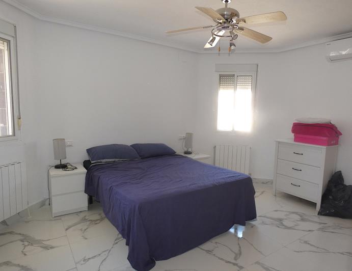 Image No.12-5 Bed Villa / Detached for sale