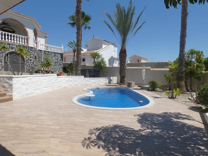 Image No.47-5 Bed Villa / Detached for sale