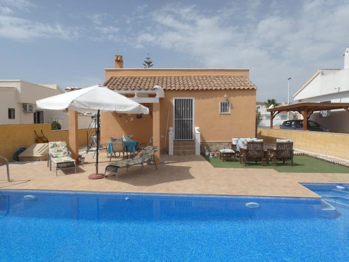 Image No.41-2 Bed Villa / Detached for sale