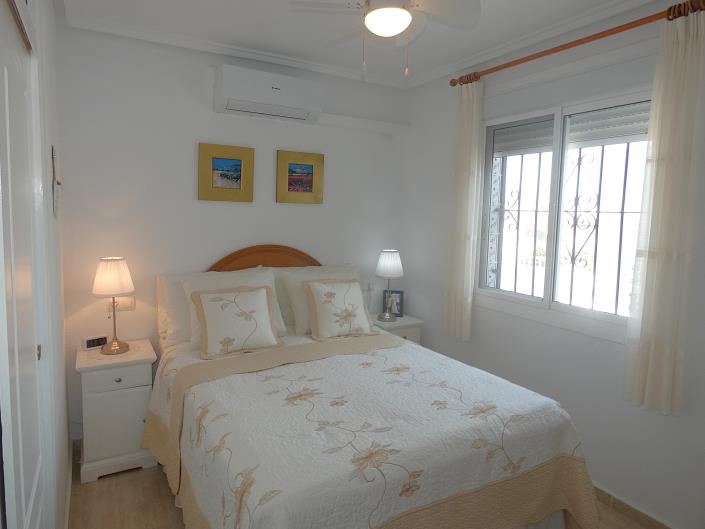 Image No.17-2 Bed Semi-Detached for sale