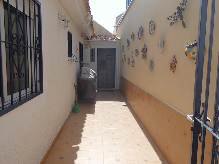 Image No.35-2 Bed Semi-Detached for sale
