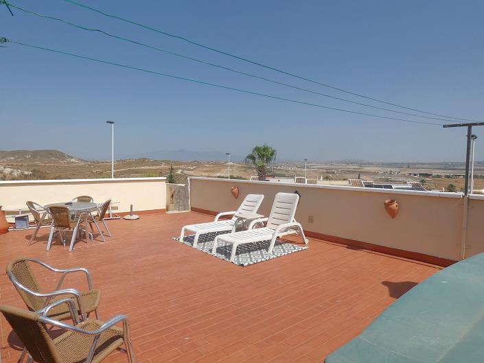 Image No.39-2 Bed Semi-Detached for sale