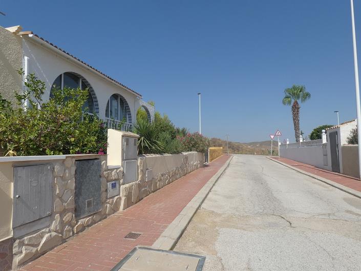 Image No.60-2 Bed Semi-Detached for sale