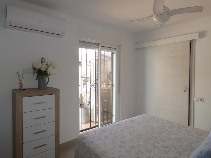 Image No.25-2 Bed Villa / Detached for sale