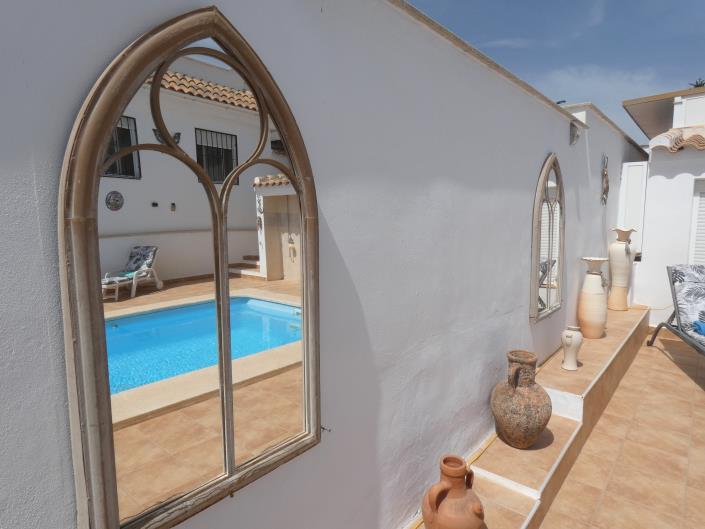 Image No.55-2 Bed Villa / Detached for sale