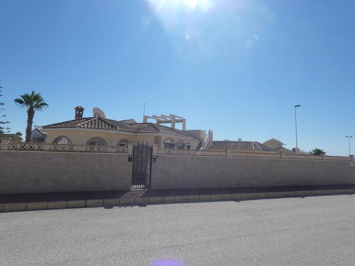 Image No.5-3 Bed Villa / Detached for sale
