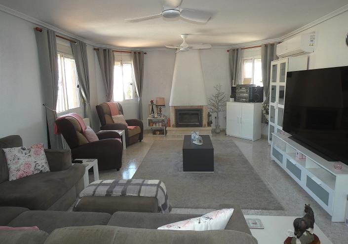 Image No.13-3 Bed Villa / Detached for sale