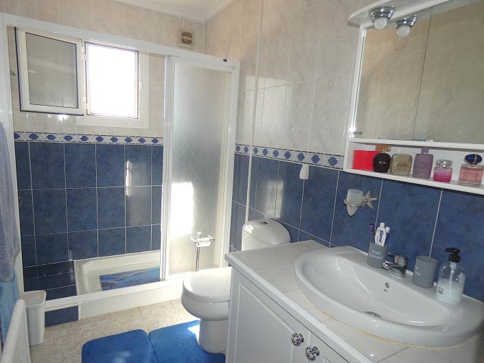 Image No.20-3 Bed Villa / Detached for sale