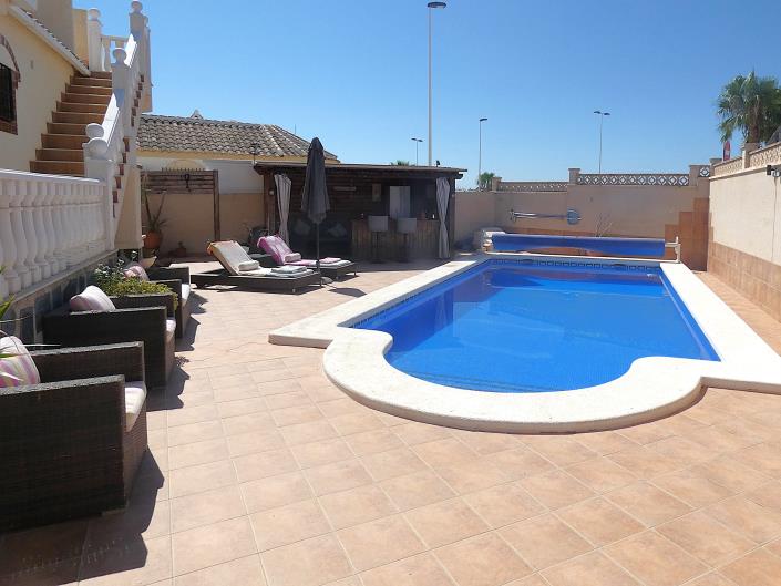 Image No.38-3 Bed Villa / Detached for sale