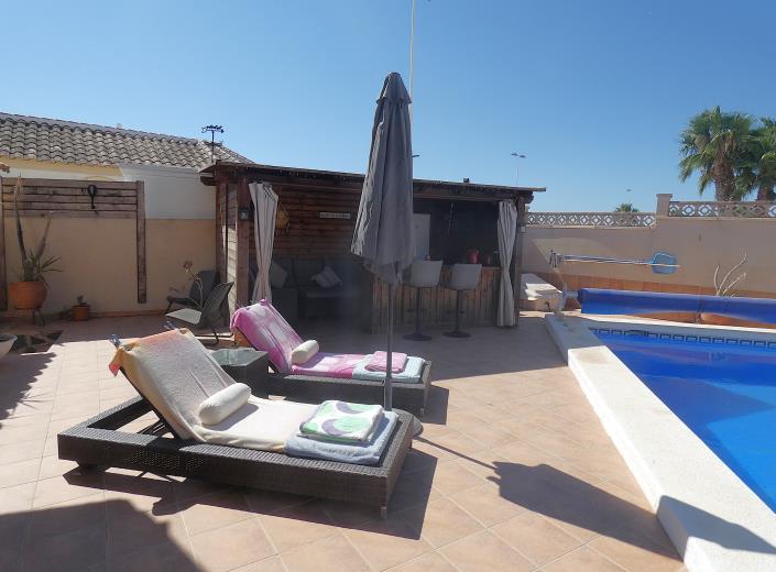Image No.43-3 Bed Villa / Detached for sale