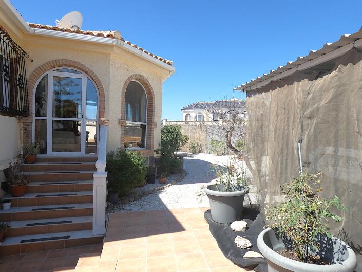 Image No.56-3 Bed Villa / Detached for sale