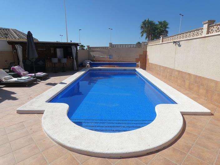 Image No.3-3 Bed Villa / Detached for sale