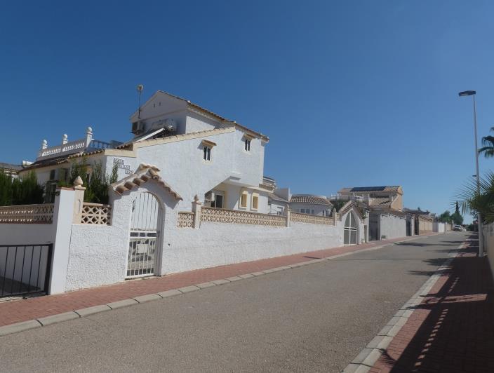 Image No.5-3 Bed Villa / Detached for sale