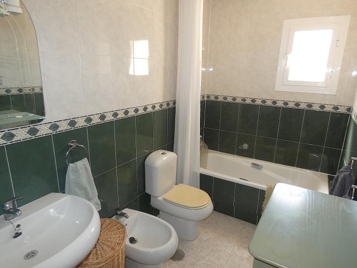 Image No.18-3 Bed Villa / Detached for sale