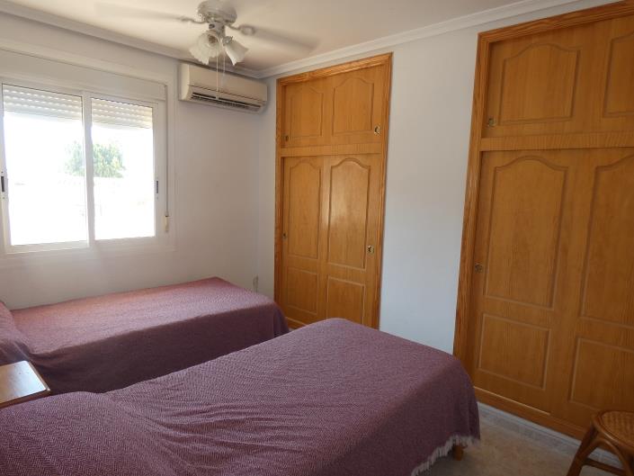 Image No.20-3 Bed Villa / Detached for sale