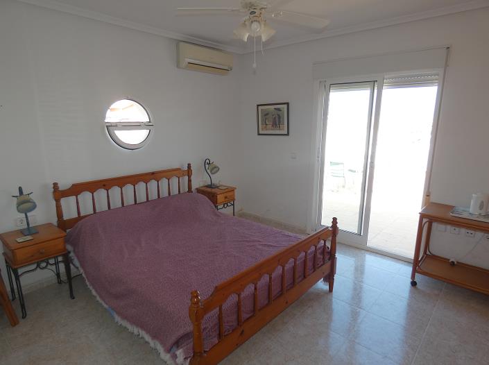 Image No.34-3 Bed Villa / Detached for sale