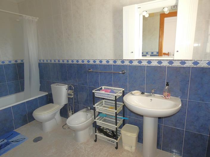 Image No.36-3 Bed Villa / Detached for sale