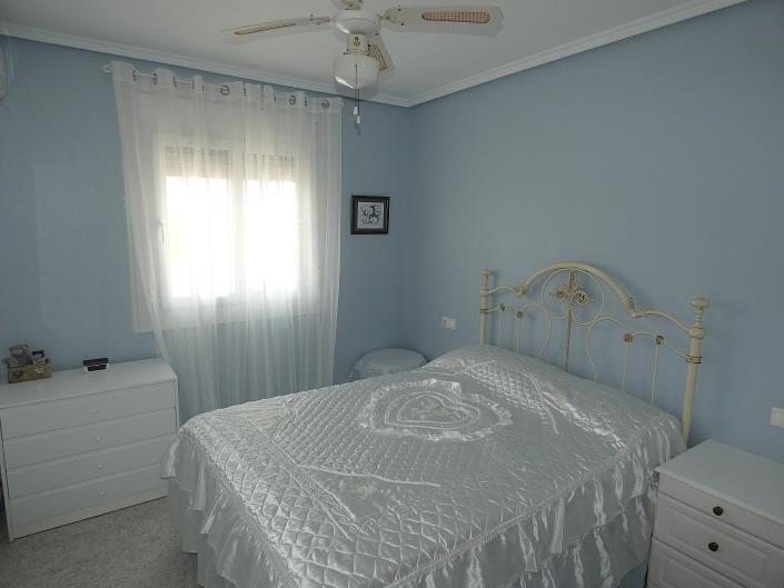 Image No.16-3 Bed Semi-Detached for sale
