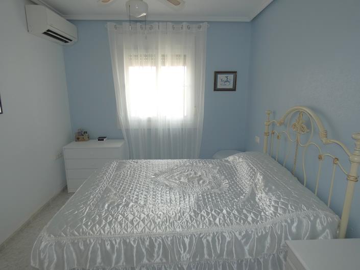 Image No.17-3 Bed Semi-Detached for sale