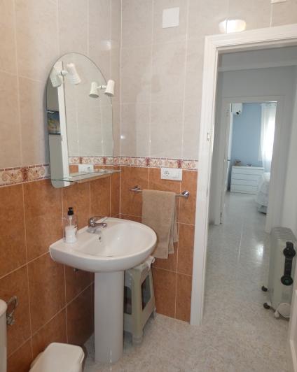 Image No.25-3 Bed Semi-Detached for sale