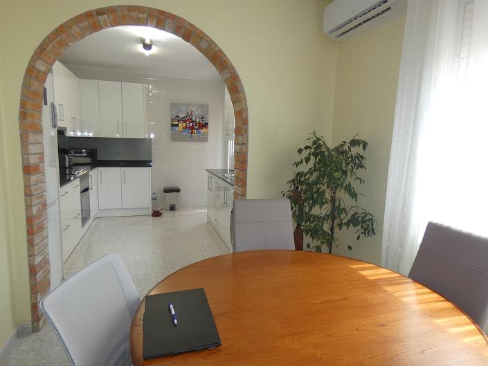 Image No.29-3 Bed Semi-Detached for sale